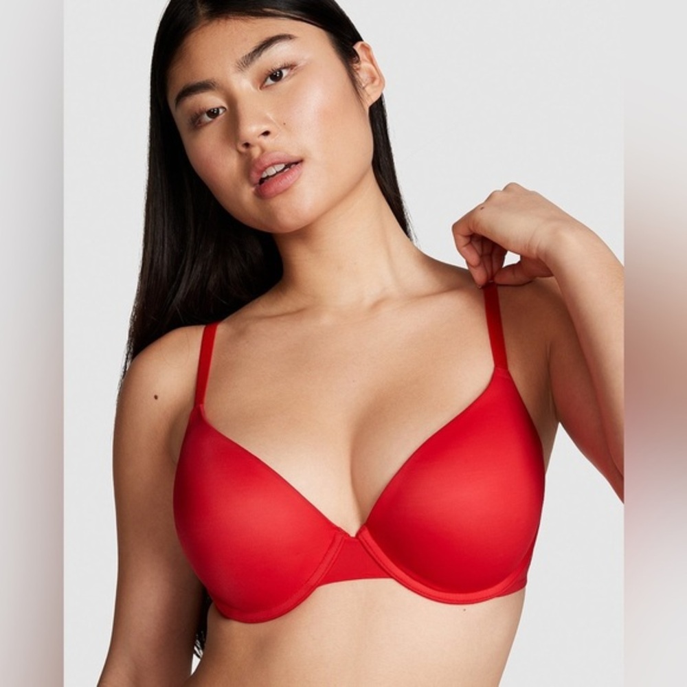 PINK Victoria’s Secret PINK WEAR EVERYWHERE
PUSH-UP BRA Size 34C Red Pepper